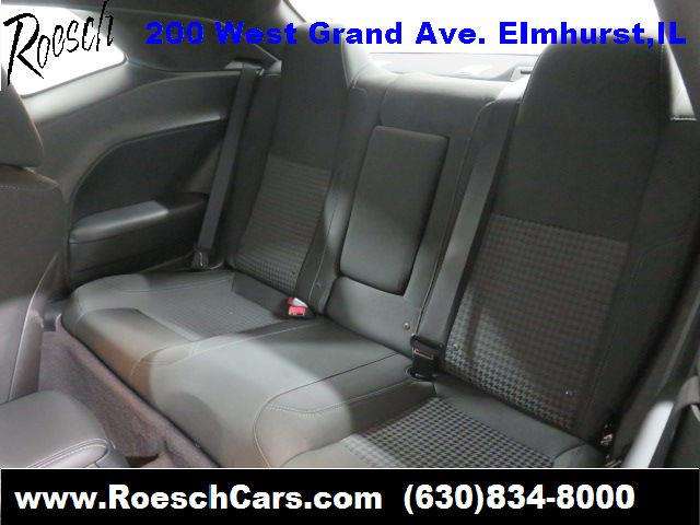 2017 Dodge Challenger SXT 2dr Coupe